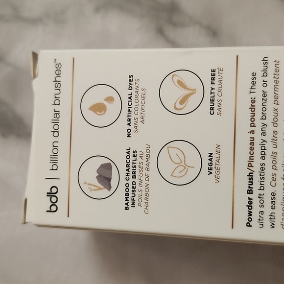 NIB Eyeshadow, Setting Spray and Brush Set - Picture 12 of 16